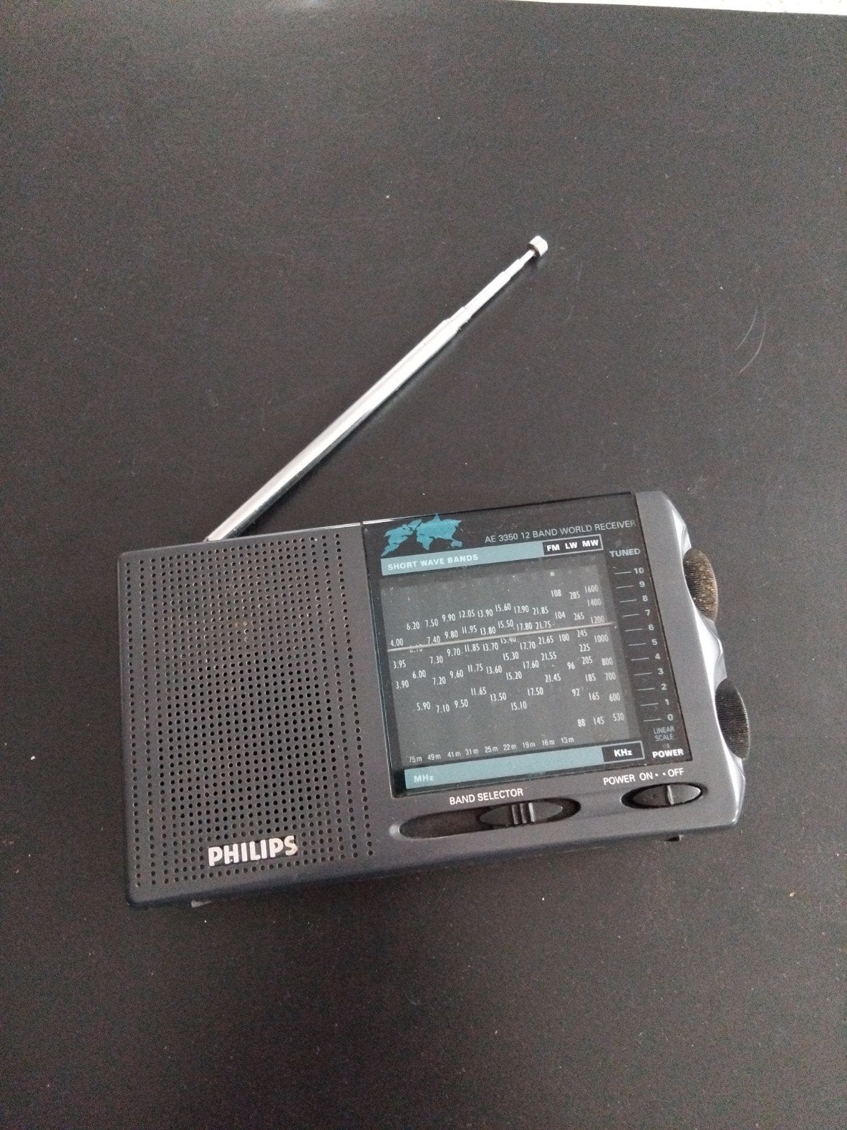 Philips draagbare radio 12band world reciever wereldradio, Audio, Tv en Foto, Radio's, Ophalen of Verzenden, Wereldontvanger