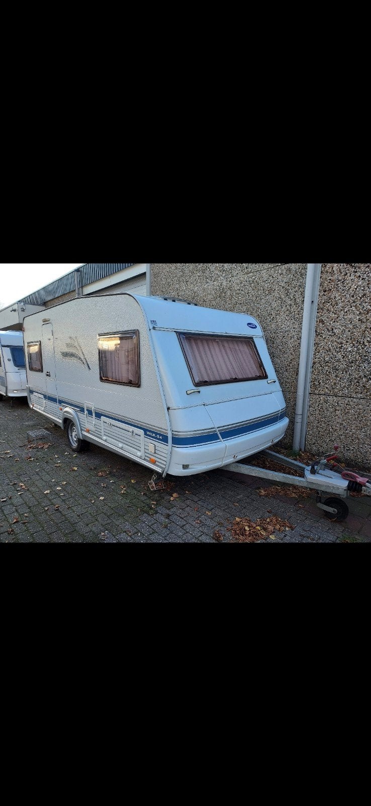 Wilk S4 Caravan uit 2006 met mover en Bovag gekeurd, Caravans en Kamperen, Caravans, Rondzit, Dwarsbed, Particulier, 6 tot 7 meter