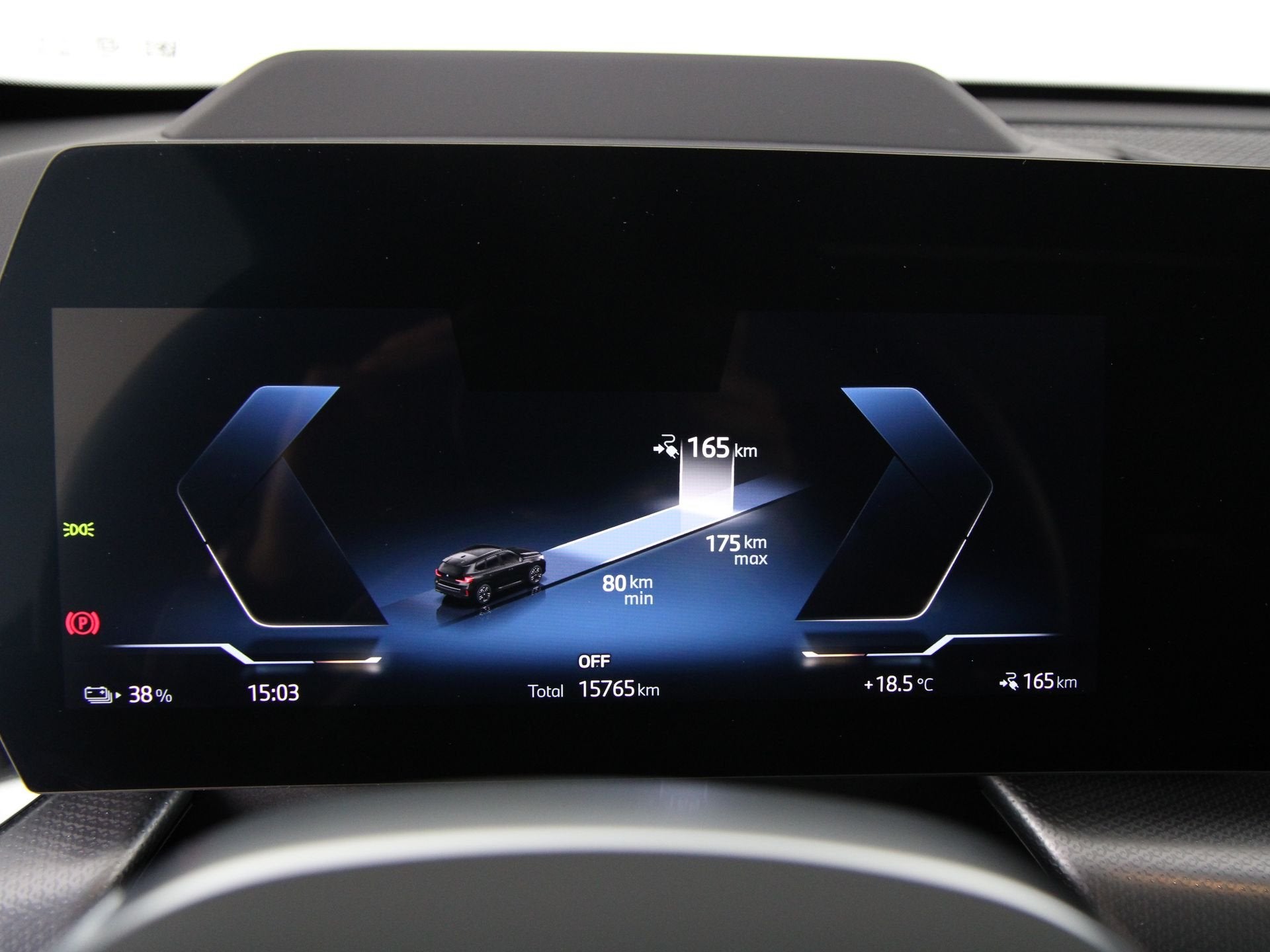 BMW iX1 eDrive20 67 kWh M-Sport SoH 100% (bj 2025), Dealer onderhouden, Gebruikt, Met garantie (alle), 24 min