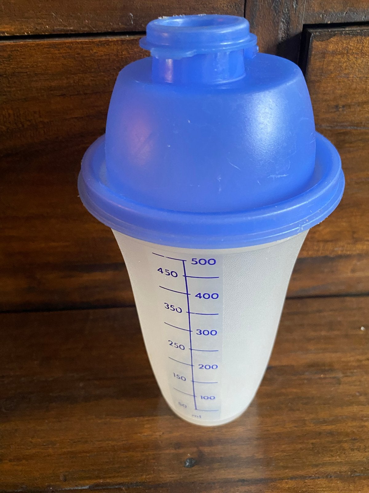 Tupperware Shaker 500ml met Maatverdeling, Huis en Inrichting, Keuken | Tupperware, Gebruikt, Beker of Kan, Blauw, Ophalen of Verzenden