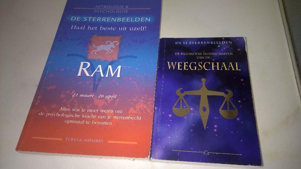 Sterrenbeelden : Ram en Weegschaal, Ophalen of Verzenden, Zo goed als nieuw, Spiritualiteit algemeen, Overige typen