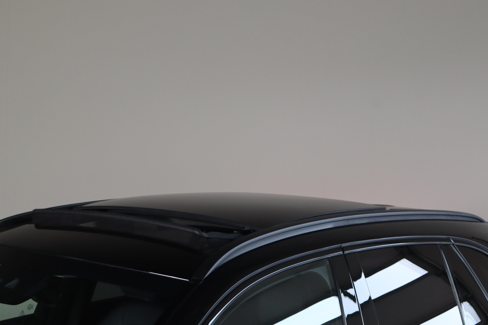 Mercedes-Benz GLC 300e 4MATIC Premium Plus Stoelverw I Pano, Auto's, Gebruikt, Euro 6, 4 cilinders, 2000 kg