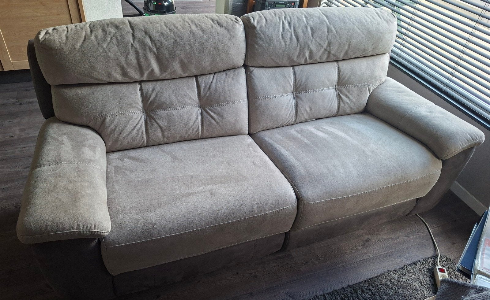 Zo goed als nieuwe DFS Loretto 3-zitsbank met relaxfunctie, Ophalen, Driepersoons, 75 tot 100 cm, Zo goed als nieuw