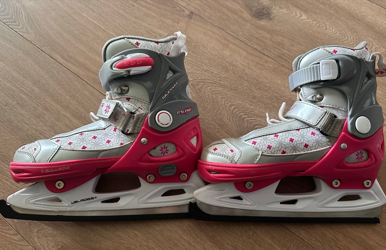 Nijdam verstelbare kunstschaatsen maat 33-36, Sport en Fitness, Schaatsen, Ophalen of Verzenden, Zo goed als nieuw, Kunstschaatsen