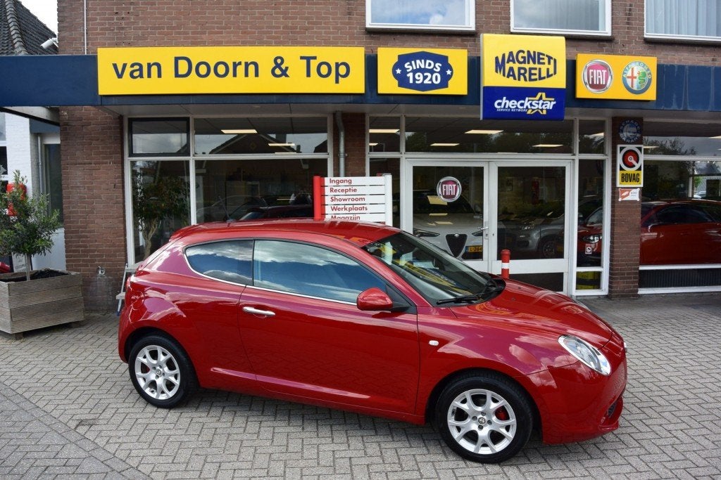 Alfa romeo MITO 0.9 T. AIR ESCLUSIVO / Nav / Cruise / Trekha, Auto's, Voorwielaandrijving, Gebruikt, Met garantie (alle), 49 €/maand