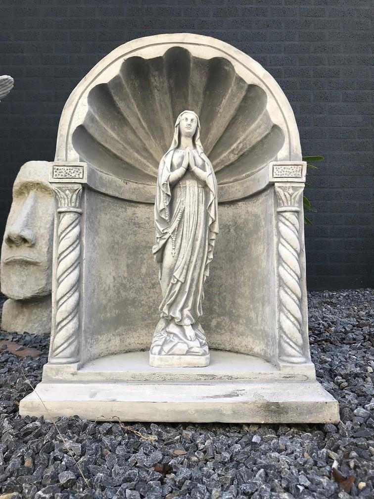 Beeld Maria, biddend, in een kapel, Maria Lourdes, Antiek en Kunst, Ophalen of Verzenden