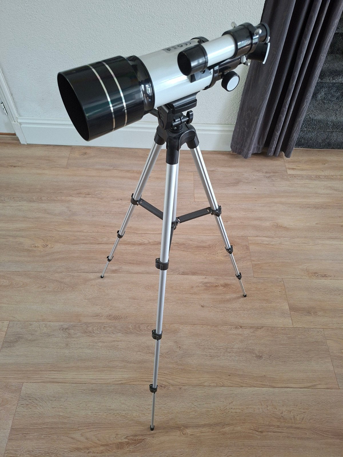 Telescoop Model 70300 met Statief en Accessoires, Lenzentelescoop (refractor), Met statief, Ophalen of Verzenden, Zo goed als nieuw