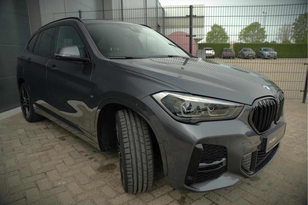 BMW X1 xDrive25e High Executive Edition M Sport | Stoelverwa, 8 kWh, Gebruikt, Bedrijf, Vierwielaandrijving