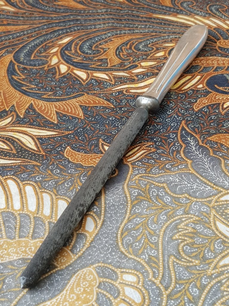 Mooie antieke wetstaal uit Engeland 31,6 cm. uit 1900., Ophalen of Verzenden