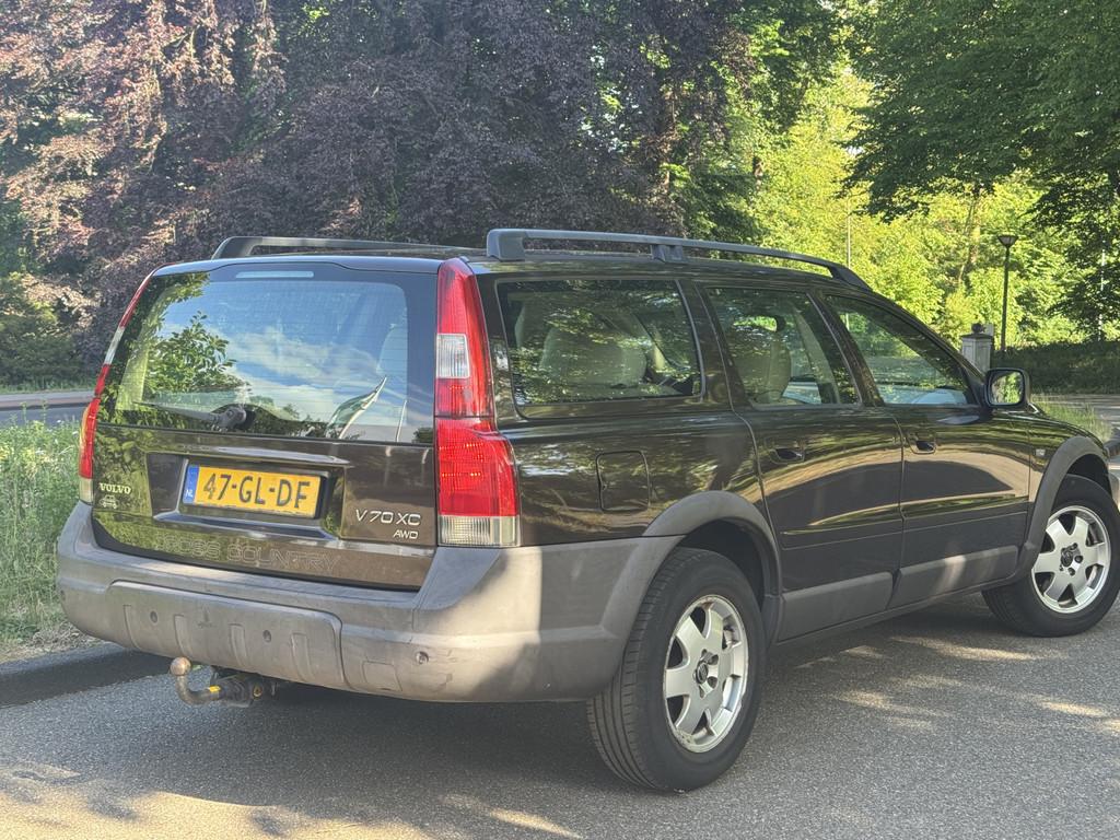Volvo V70 Cross Country ( 2X! ) 2.4 T AUT, MOOI BRUIN METALL, Auto's, Oldtimers, Automaat, Bruin, Origineel Nederlands, 2435 cc