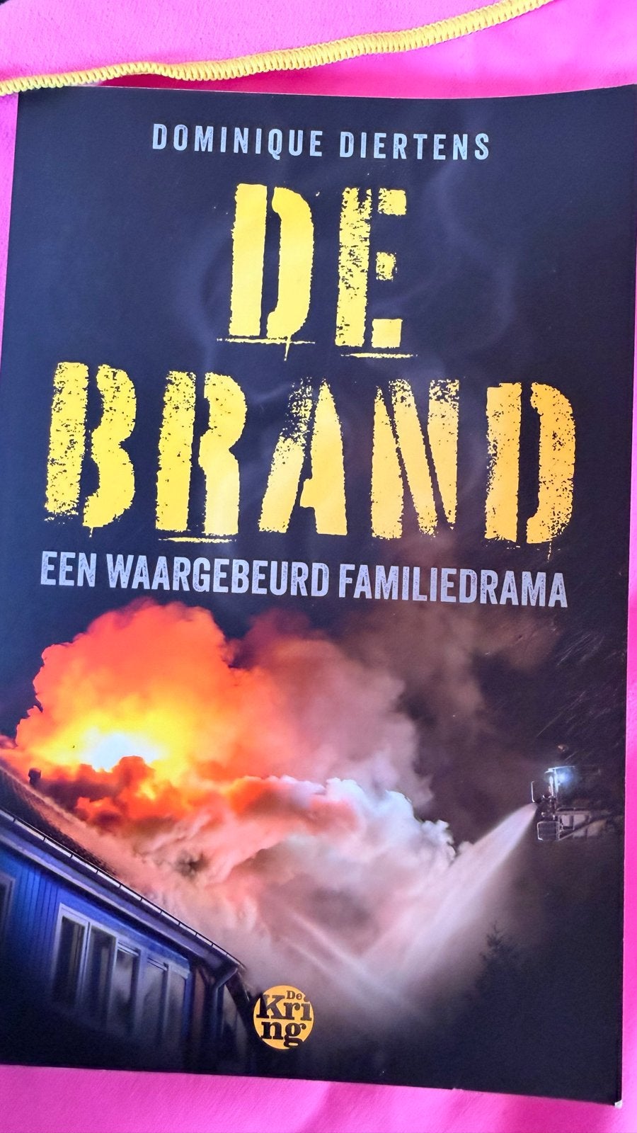 De Brand - Een waargebeurd familiedrama - Dominique Diertens, Ophalen of Verzenden, Nieuw