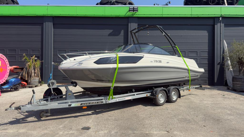 Bayliner VR6 Cuddy met MerCruiser 4.5L 250 PK, Ophalen, Binnenboordmotor, Zo goed als nieuw, Bayliner