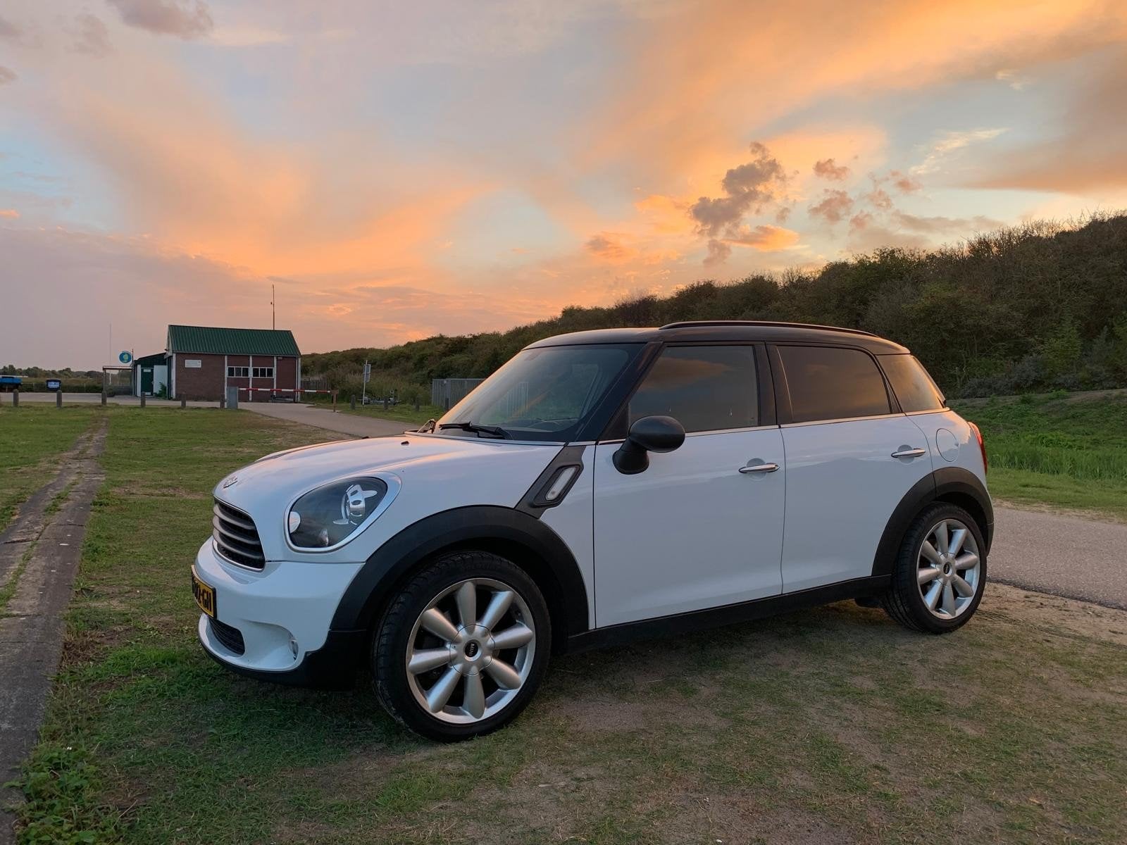 Mini Countryman 1.6 Cooper 2012 Motorrevisie APK Aug 2027, Voorwielaandrijving, Zwart, 4 stoelen, Leder