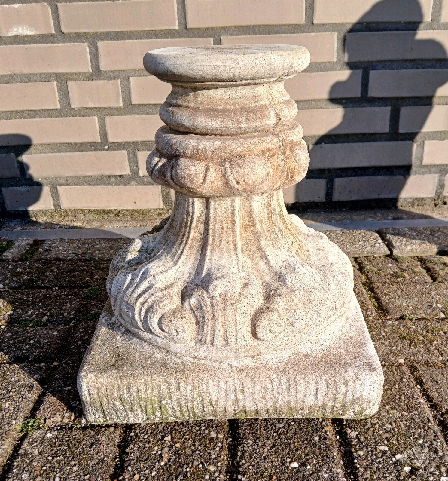 Betonnen sokkel - robuust en decoratief, Ophalen, Gebruikt