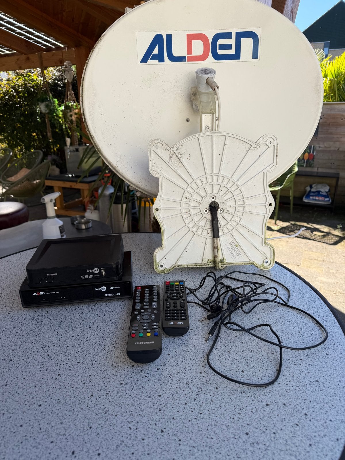 ALDEN Satelliet Schotel met Fransat Ontvangers en Afstandsbe, Ophalen, Gebruikt, (Schotel)antenne, Overige merken