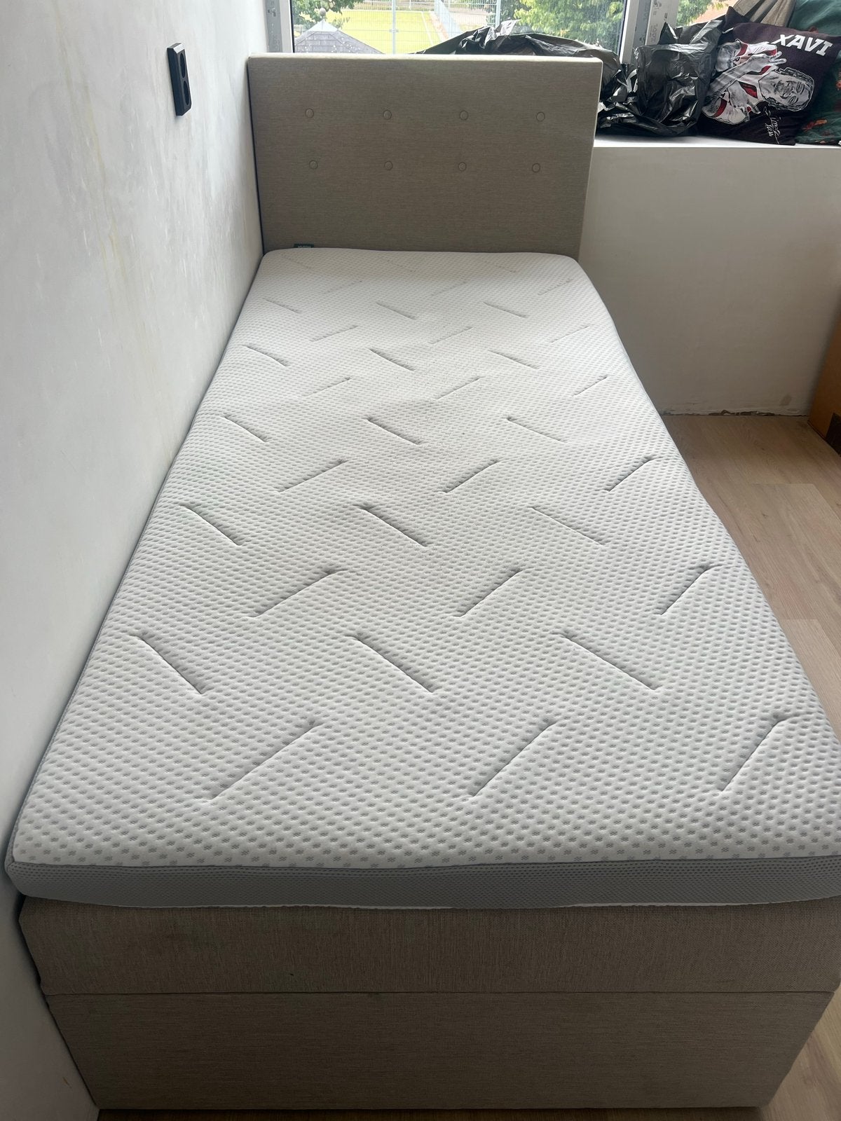 Boxspring met opbergruimte en hoofdbord, Huis en Inrichting, Ophalen, 90 cm, Eenpersoons, Beige