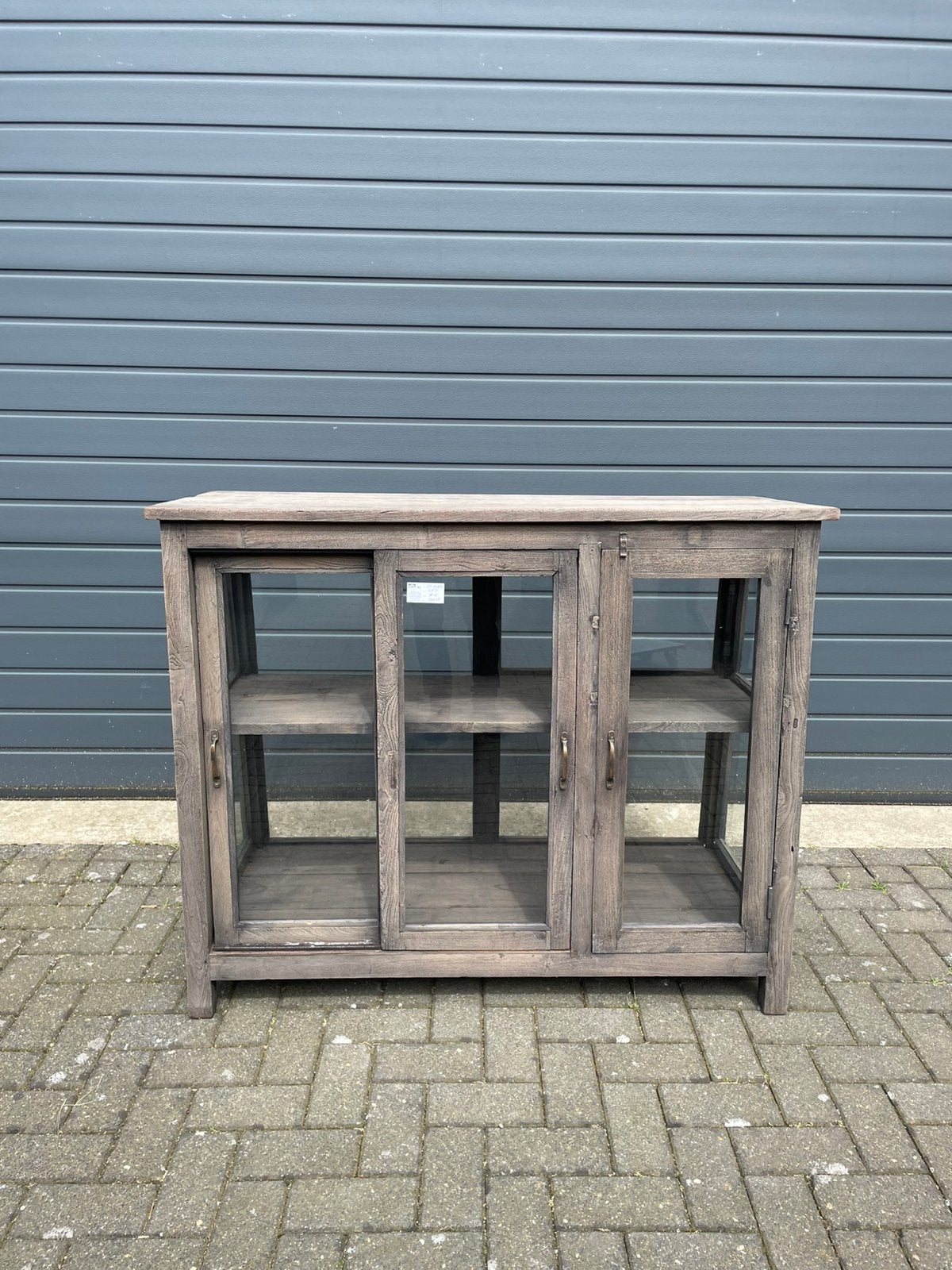 Antieke teakhouten vitrinekast/toonbank met schuifdeuren, Ophalen of Verzenden, Zo goed als nieuw, Hout