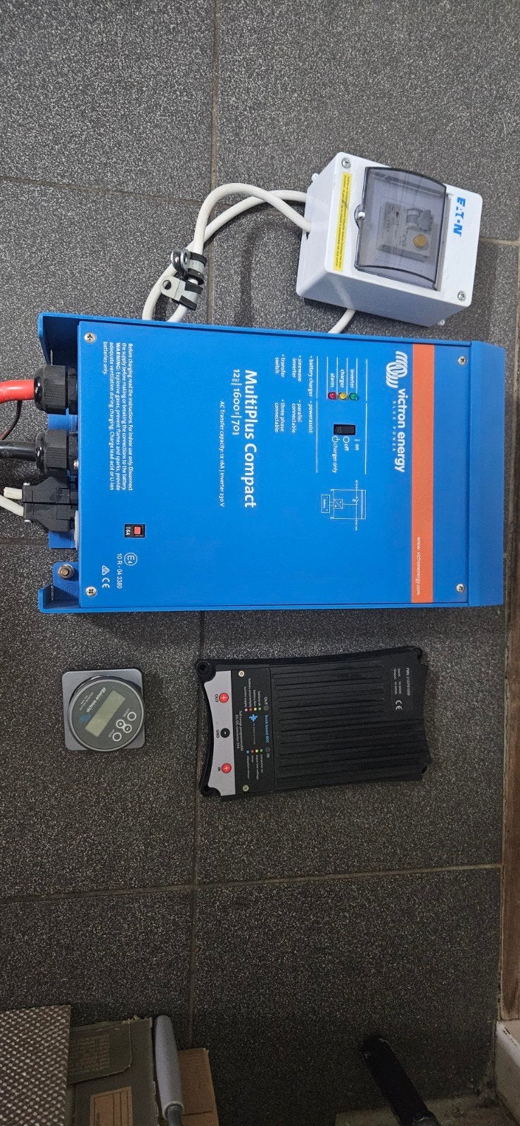 Victron Multiplus 1600 inc toebehoren, Ophalen, Gebruikt
