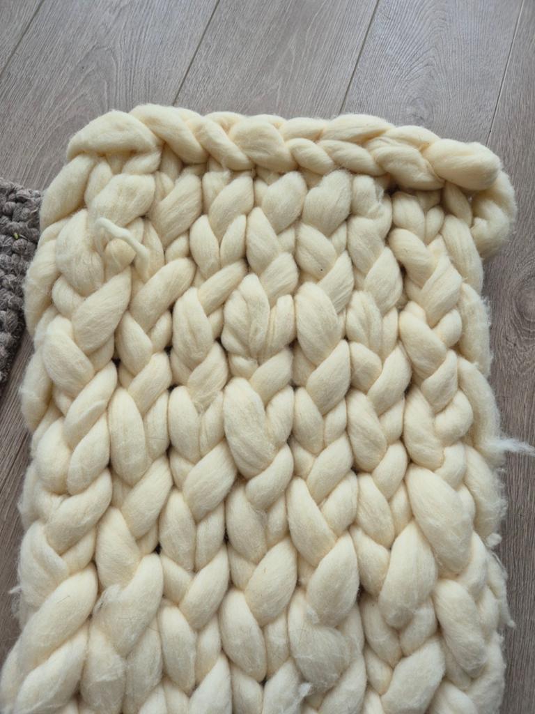 Mooie zelfgeknoopte schapenwolle plaid, 200 cm of meer, Ophalen of Verzenden, Zo goed als nieuw, Crème