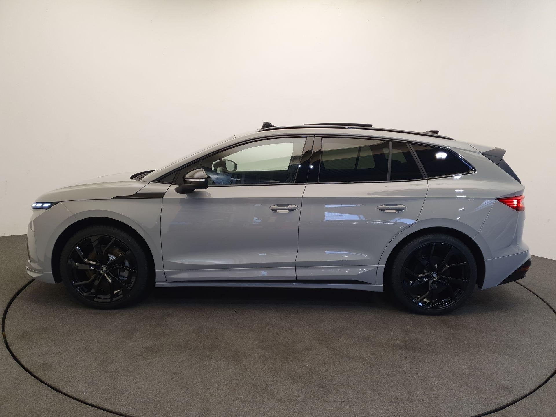 SKODA Enyaq 85 Sportline 82 kWh 286pk 2.000kg trekgewicht, P, Auto's, 12 maanden, 510 min, Zwart, 82 kWh