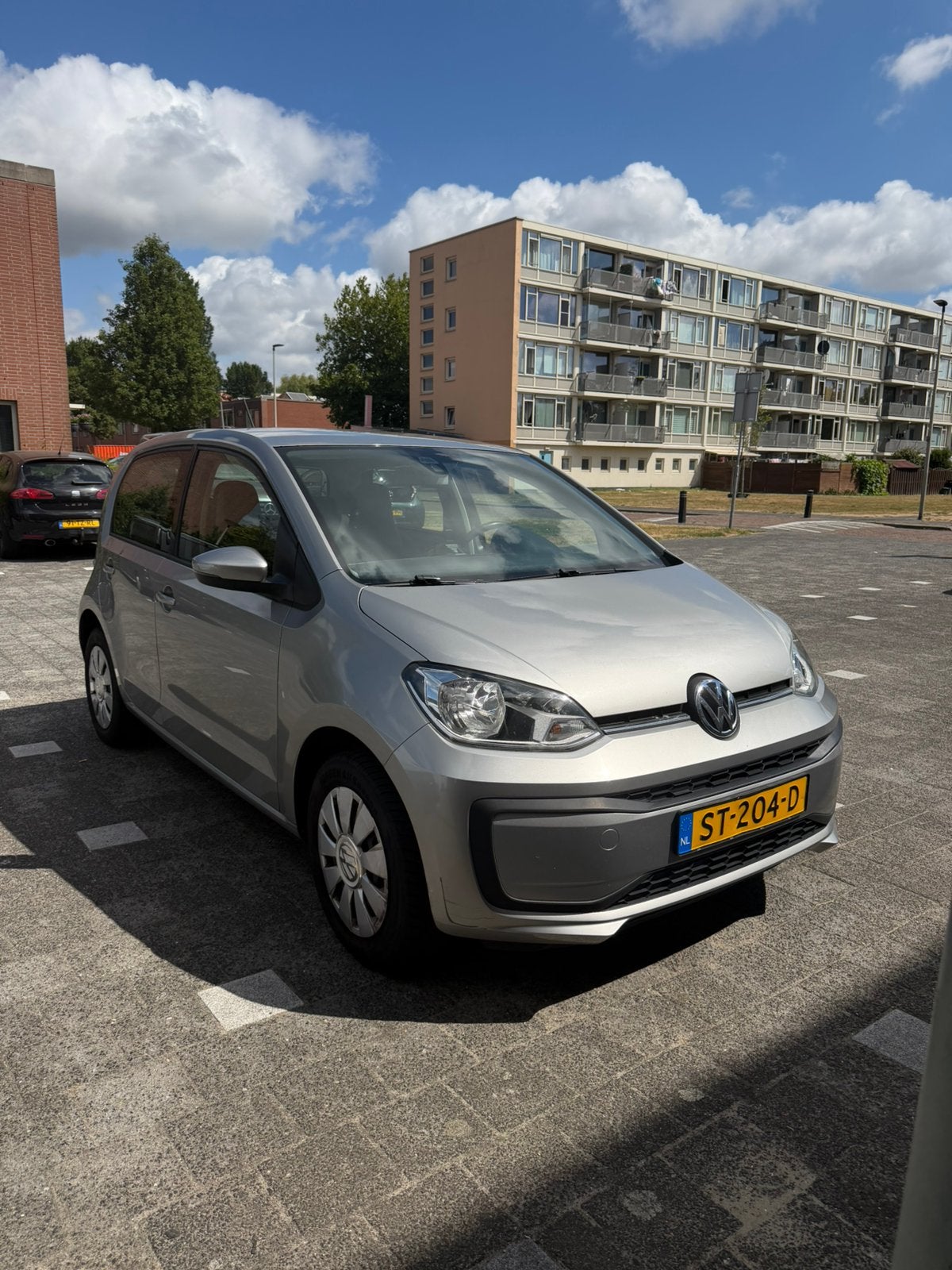 Volkswagen up! 1.0 44KW 5-DRS 2018 Grijs Achteruitrijcamera, Auto's, Volkswagen, Voorwielaandrijving, Up!, 4 stoelen, Origineel Nederlands