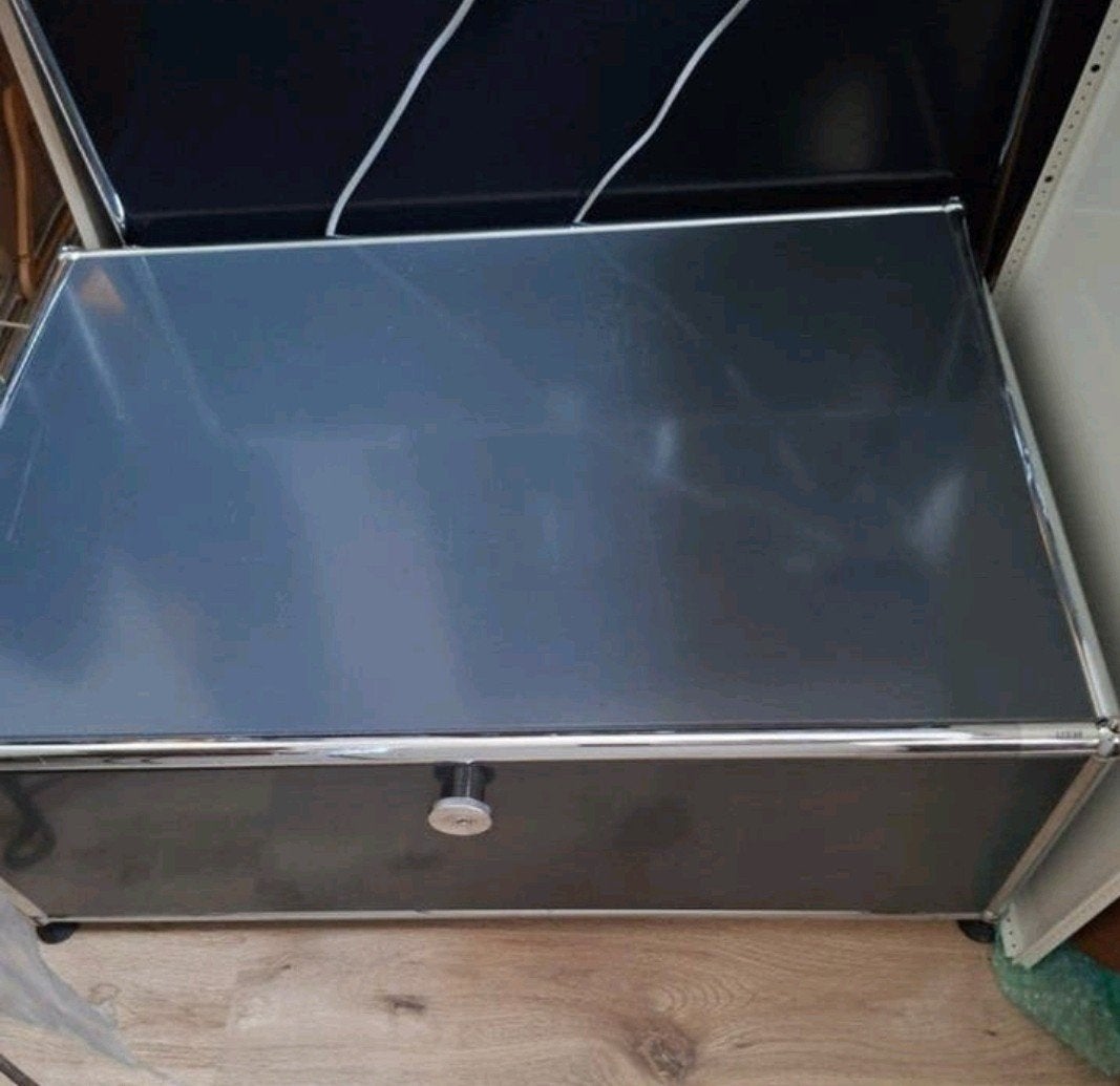USM Haller kast TV audio hifi salontafel dressoir met klep, Ophalen