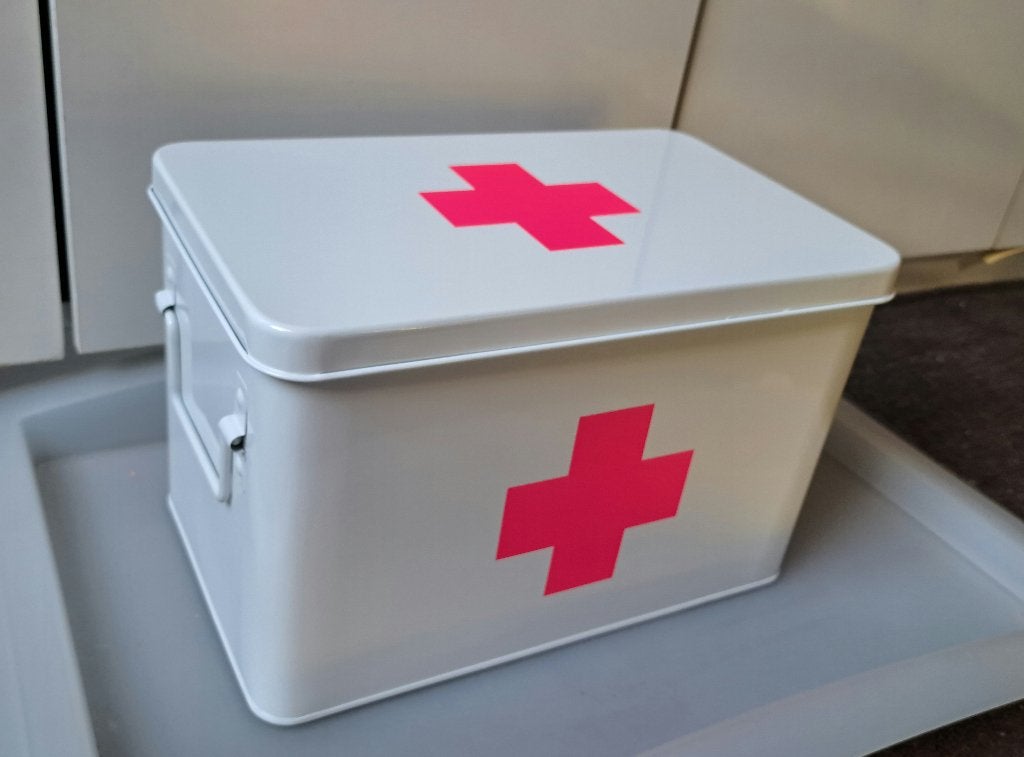 Mooie metalen medicijnbox - nieuw in doos, Diversen, Ophalen of Verzenden, Nieuw