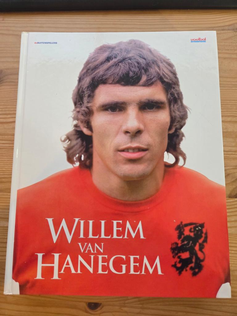 Boek: Willem van Hanegem - Voetballegende, Boeken, Ophalen of Verzenden, Gelezen, Onbekend, Balsport