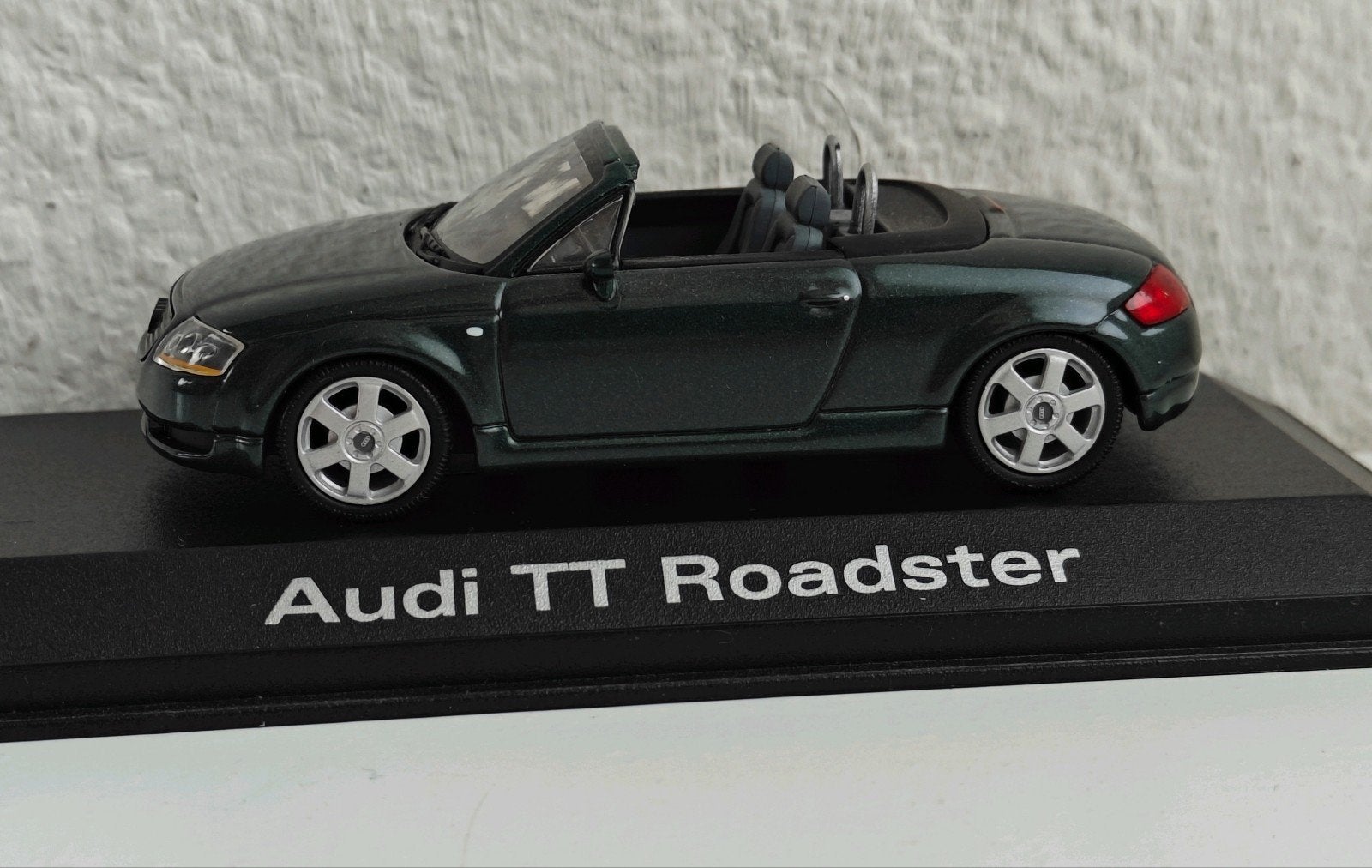 Minichamps Audi TT Roadster MK1 1:43 donkergroen, Ophalen of Verzenden, Zo goed als nieuw, Auto, MiniChamps