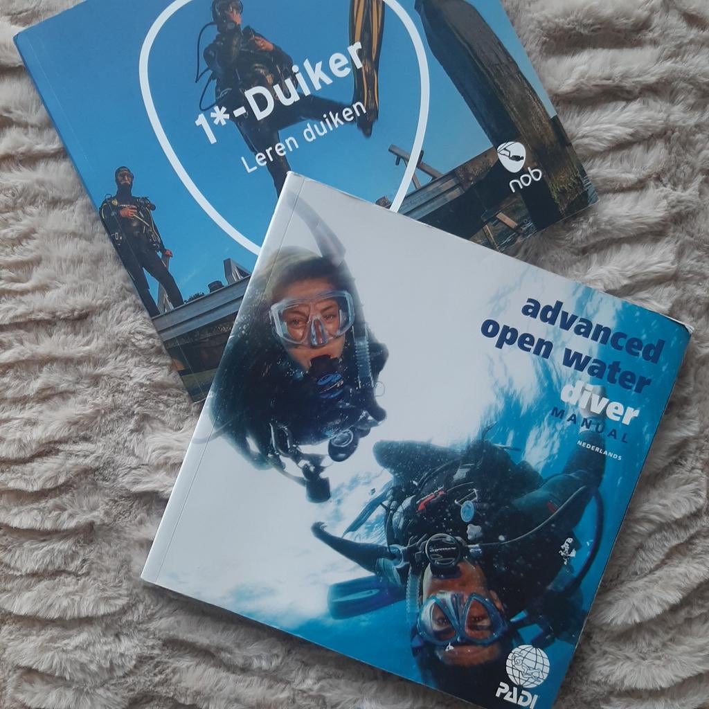 Duikcursus boeken, 1* NOB 2017 en advanced PADI 2018, Ophalen, Zo goed als nieuw
