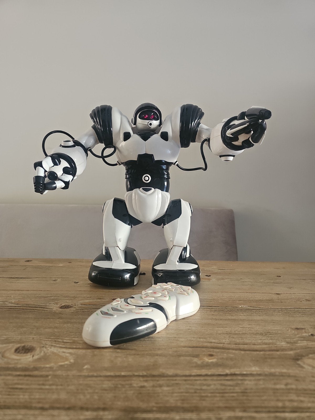 WowWee Robosapien Robot + Afstandsbediening | 100% Werkend, Ophalen of Verzenden, Zo goed als nieuw