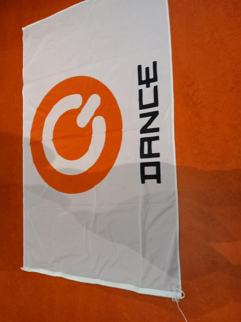 Q dance, Ophalen of Verzenden