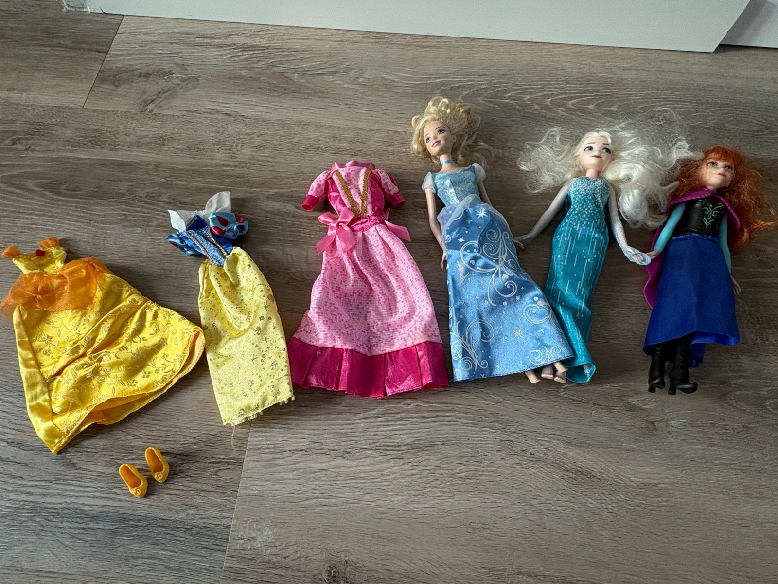 Barbies Disney Prinsessen Poppen met Extra Jurken, Ophalen of Verzenden, Gebruikt, Barbie
