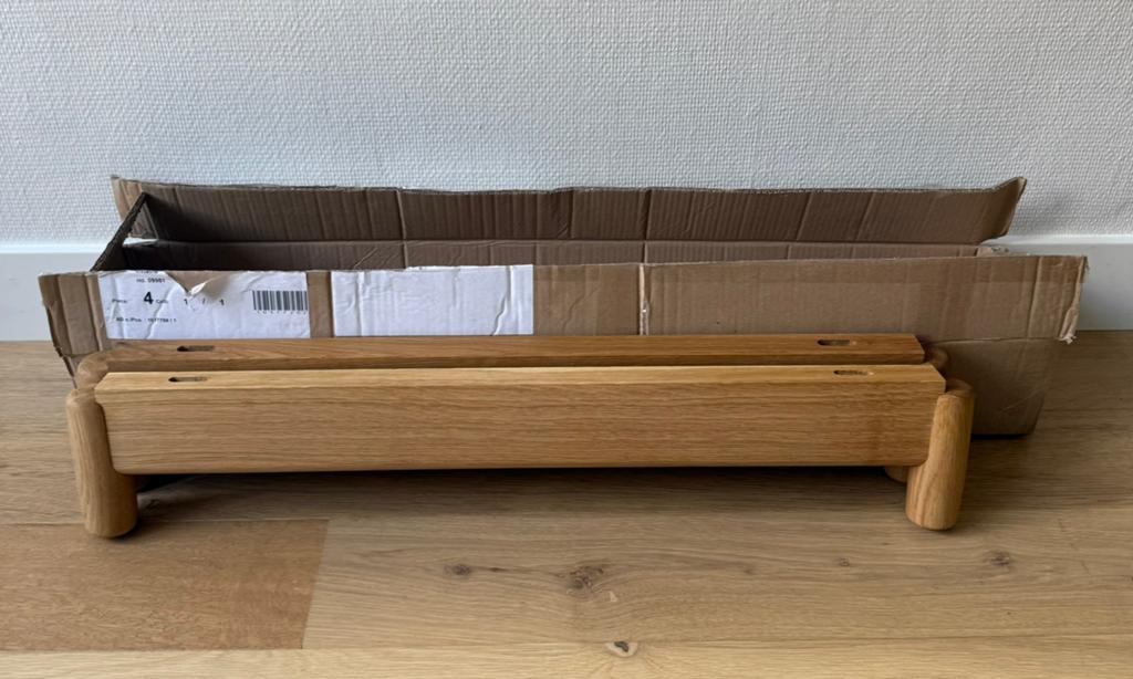 Muuto Rest Ottoman Poef Pouf onderstel massief eiken poten, Huis en Inrichting, Ophalen, Nieuw
