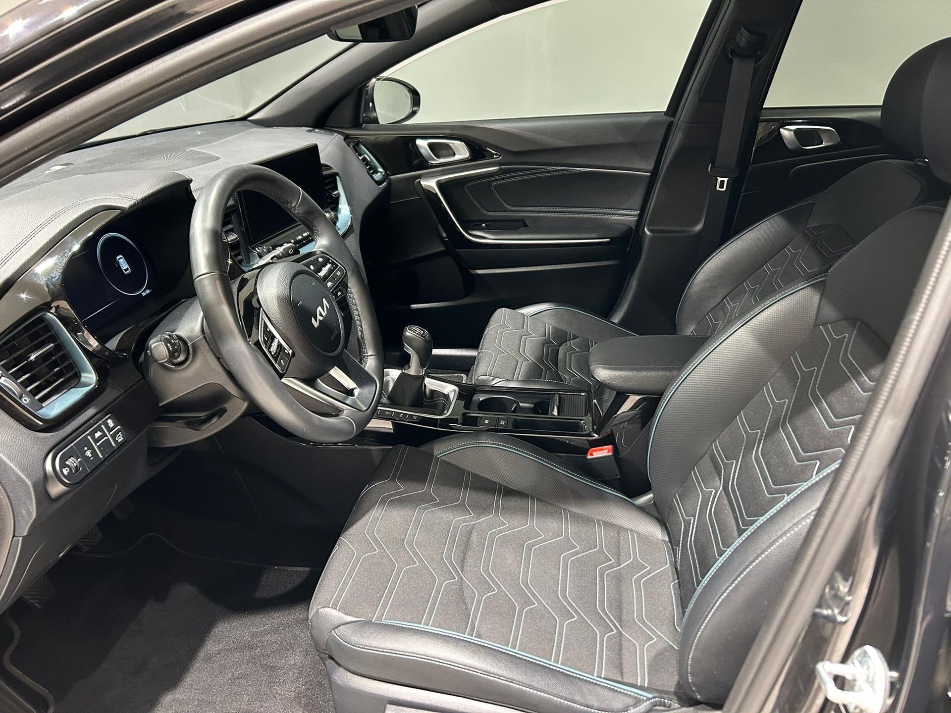 KIA Ceed Sw 1.0 T-GDi 100pk Design Edition, Auto's, 12 maanden, Gebruikt, Leder en Stof, Zwart