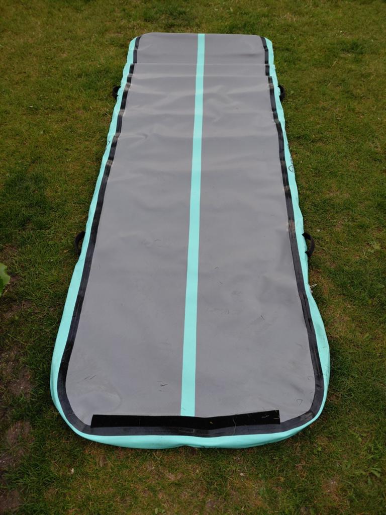 12springs Airtrack 3meter met pomp en ondermat, Sport en Fitness, Turnen, Ophalen of Verzenden, Gebruikt, Grijs, Materiaal
