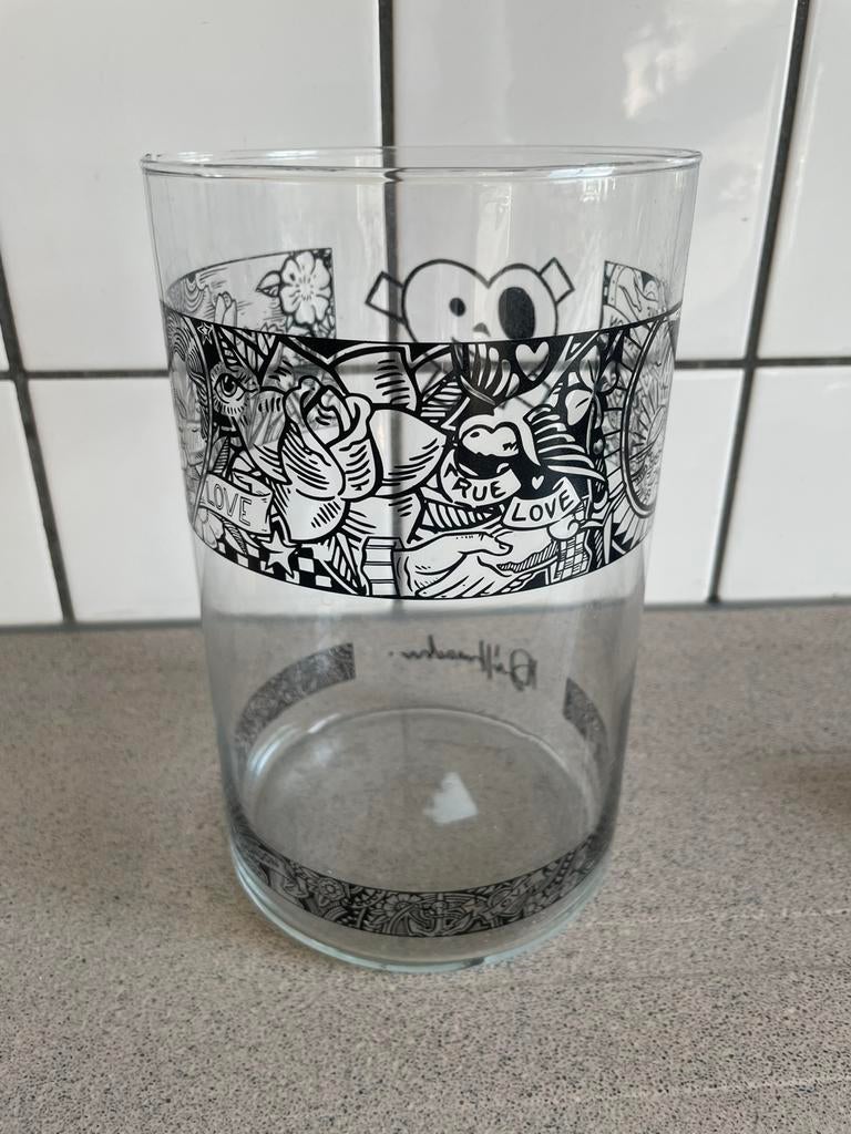 Henk Schiffmacher vaas tattoo Corendon, Overige kleuren, Ophalen of Verzenden, Minder dan 50 cm, Glas