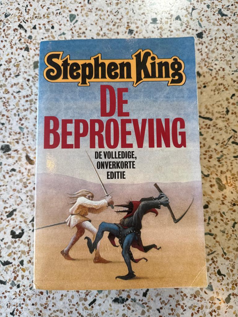 Stephen King - De Beproeving (Volledige, Onverkorte Editie), Boeken, Ophalen of Verzenden, Gelezen, Nederland