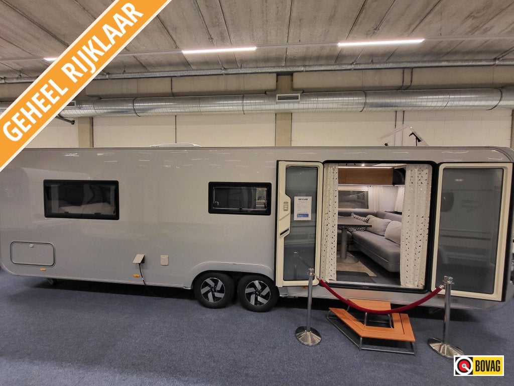 Adria Astella 754 DP; Alde systeem, dakairco, Truma XT4, Caravans en Kamperen, Bedrijf, Adria, Overige typen, 2000 kg en meer