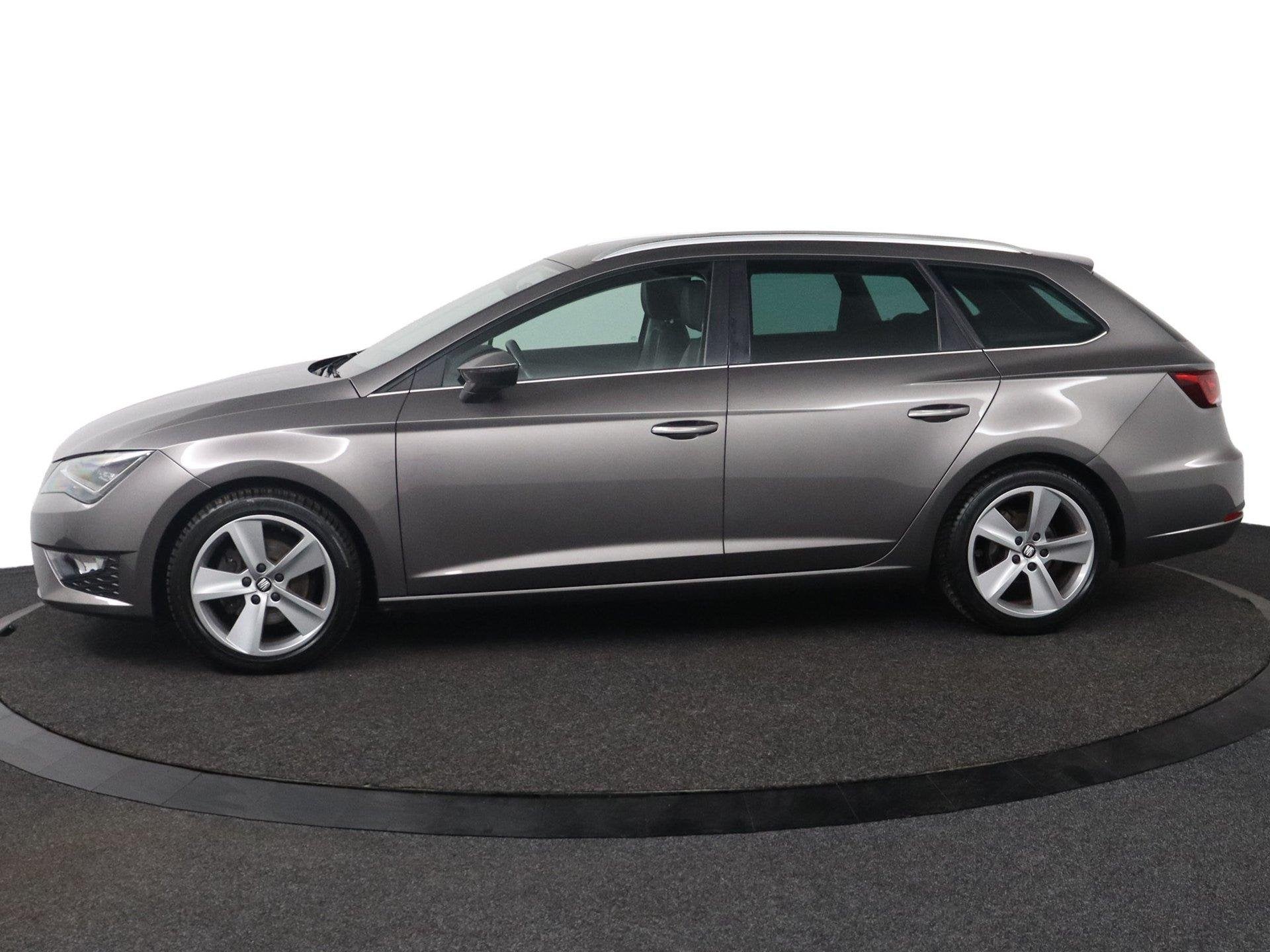 SEAT Leon ST 1.4 EcoTSI FR Connect |NAP|Camera|Cruise|Trekha, Auto's, Stof, Gebruikt, 4 cilinders, 150 pk