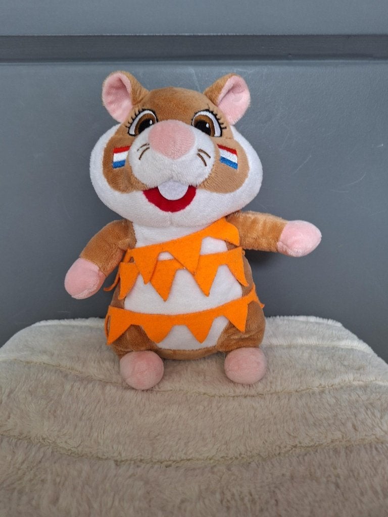 AH hamster oranje met vlaggetjes, Kinderen en Baby's, Speelgoed | Knuffels en Pluche, Albert Heijn, Overige typen, Ophalen of Verzenden