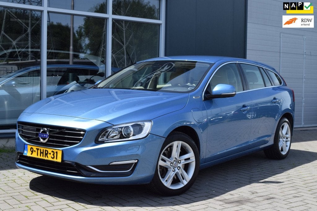 Volvo V60 2.4 D6 AWD Plug-In Hybrid Summum | Adaptive Cruise, Auto's, Automaat, Beige, Blauw, Vierwielaandrijving