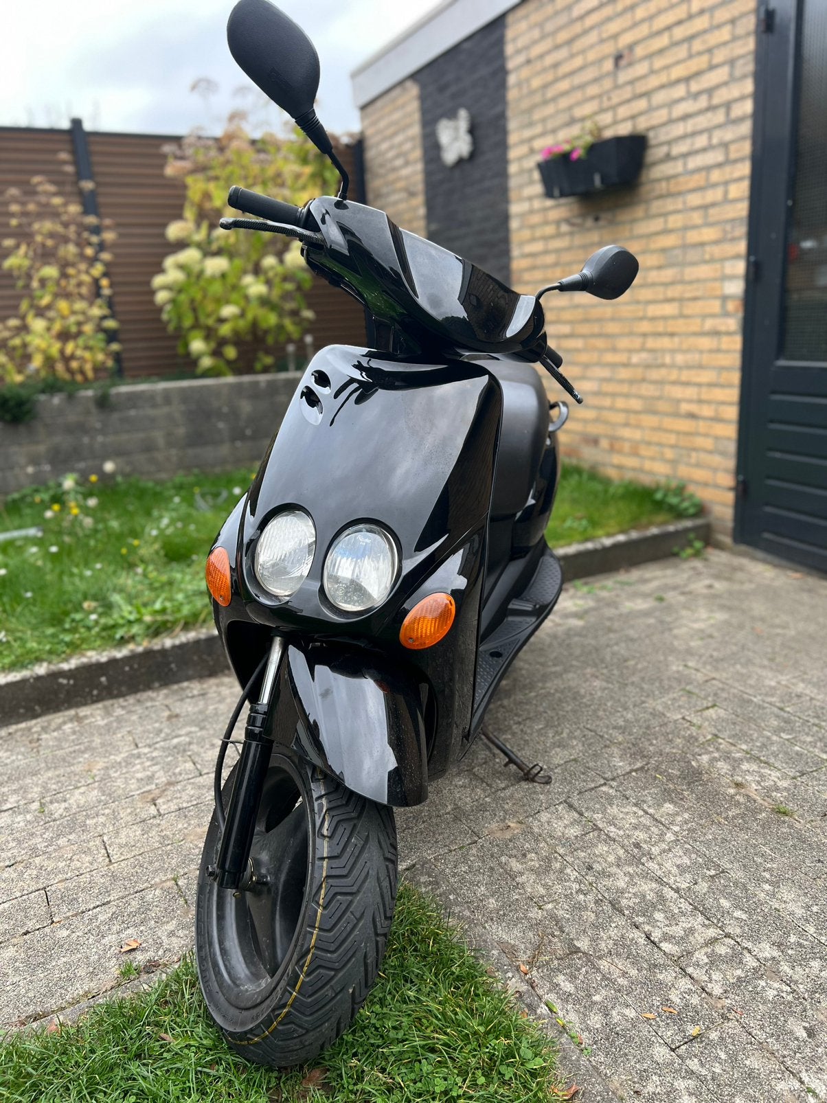 Yamaha Neos 70cc (600KM) compleet gereviseerd, Fietsen en Brommers, Scooters | Yamaha, Ophalen, Tweetakt, Maximaal 45 km/u, Zo goed als nieuw