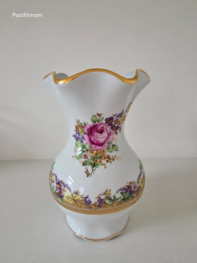 Limoges Porseleinen Vaas uit Frankrijk met Bloemenmotief, Ophalen of Verzenden