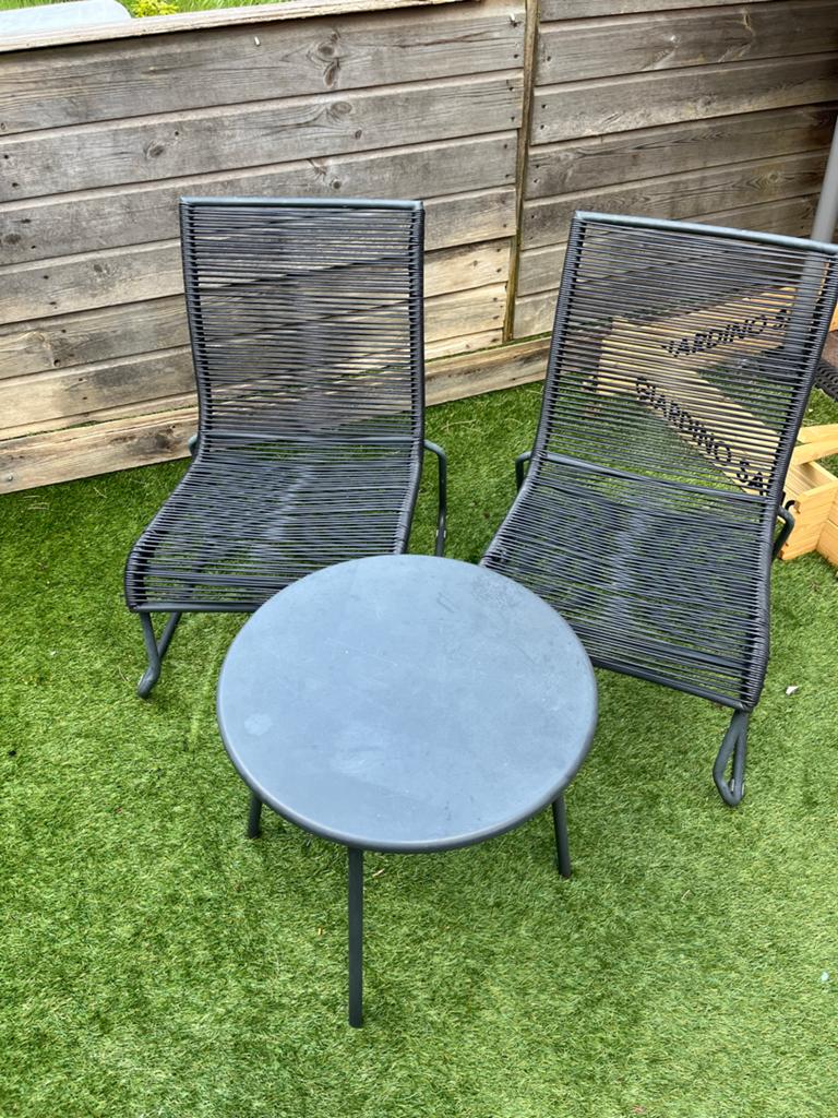 Tuinset: 2 stoelen en 1 bijzettafel - Gebruikt maar goed, Tuin en Terras, Tuinsets en Loungesets, Ophalen, Zo goed als nieuw, Tuinset