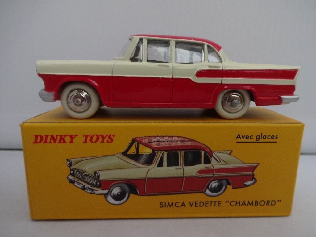 Simca Vedette Chambord rood/wit nr: 24K van Dinky Toys 1:43, Ophalen of Verzenden, Nieuw, Auto, Dinky Toys