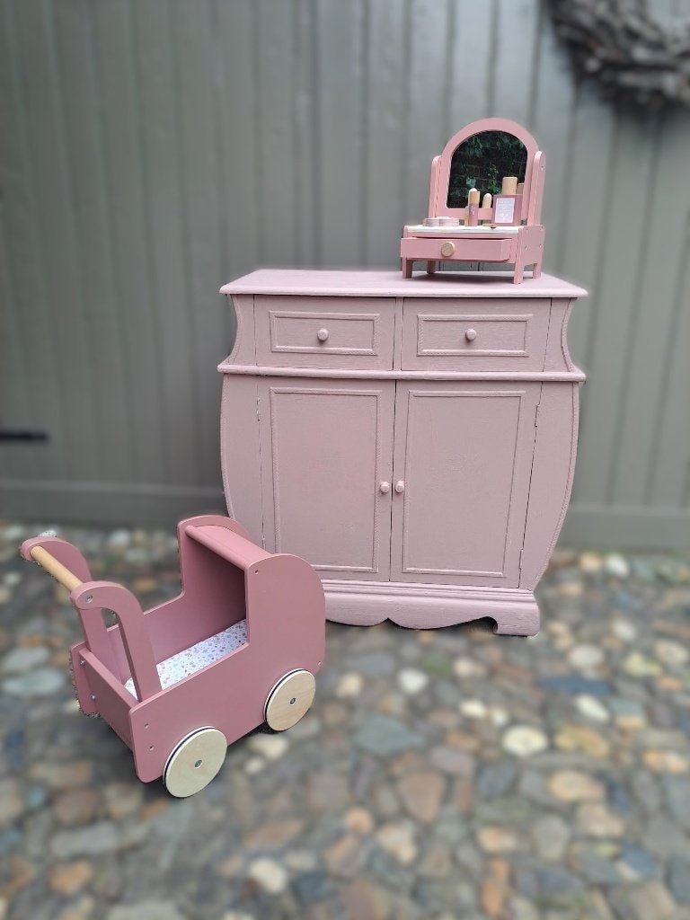 Prachtige sfeervolle lieve commode Pink Clay Flowers, Kinderen en Baby's, Kinderkamer | Commodes en Kasten, Zo goed als nieuw