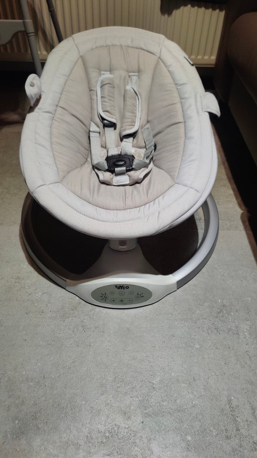 Tryco Baby Swing met Muziek, Vliegennet en Speelstang, Ophalen, Zo goed als nieuw