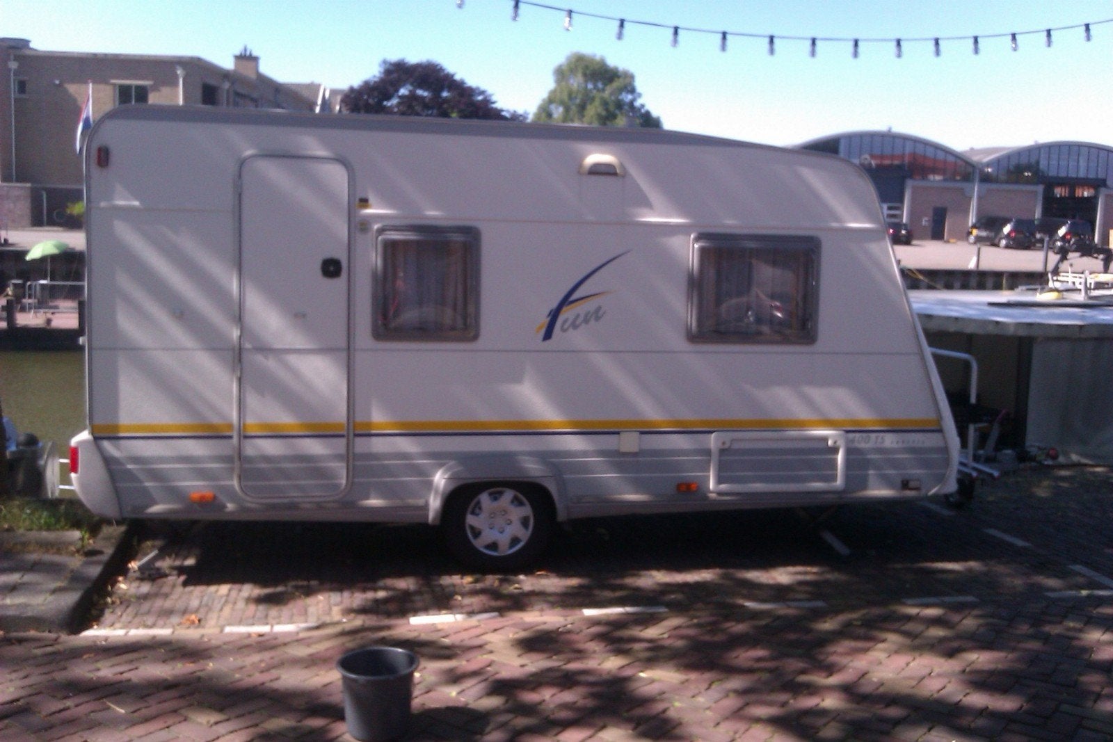 Burstner Fun 400TS Incl. 1 jaar gratis stalling., Caravans en Kamperen, Airco, Treinzit, Particulier, Tot en met 4