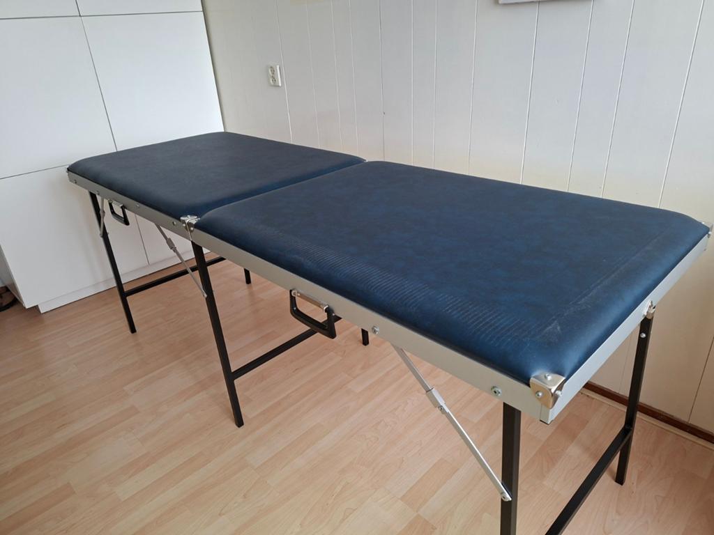 Inklapbare behandeltafel, Sport en Fitness, Massageproducten, Ophalen of Verzenden, Zo goed als nieuw, Massagetafel
